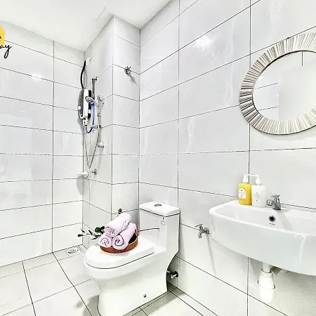Amber Cove L Luxury Seaview 2Br L 6-8Pax L Gamesroom L City Centre L Jonker St By Jay Stay Malacca Exterior photo